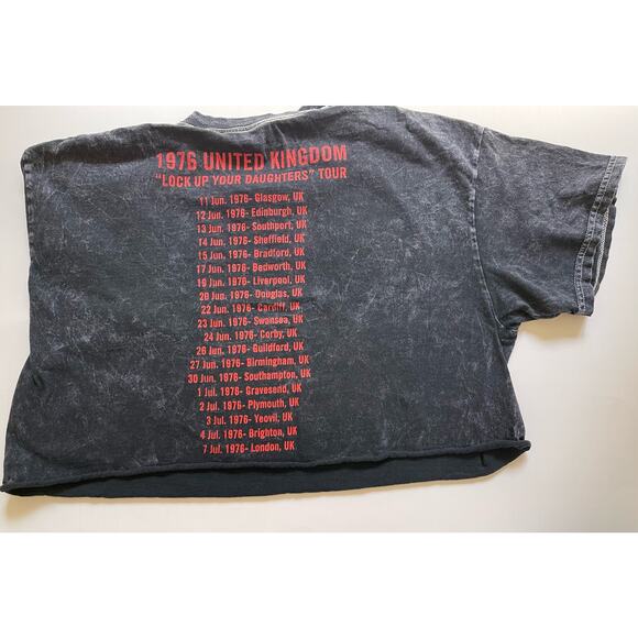 AC/DC Cropped women’s T Shirt UK Lock up Your Daughters Tour 1976 L Large - Picture 2 of 3
